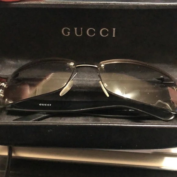 Ladies Gucci sunglasses - Picture 2 of 5